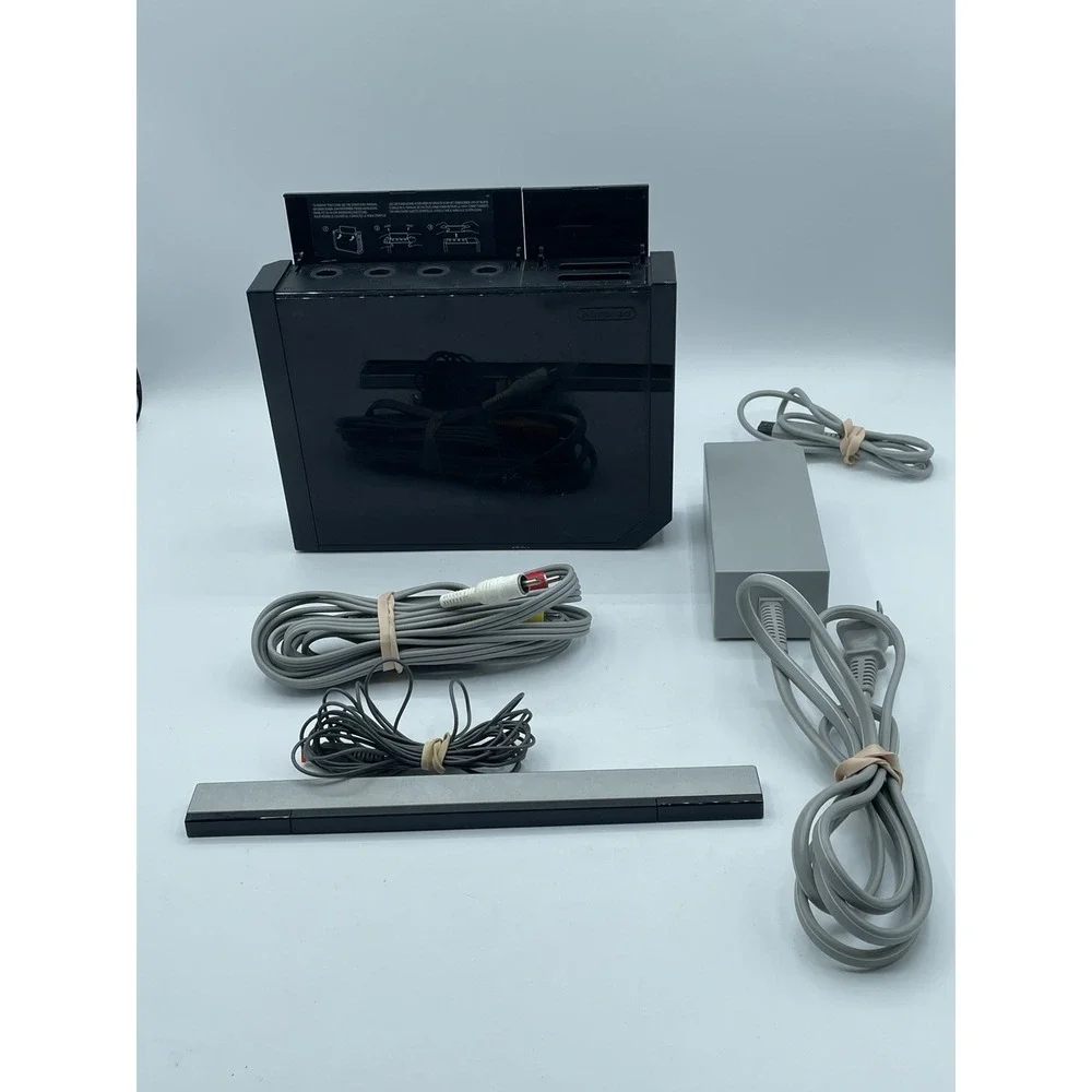 Nintendo Wii Console Black RVL-001 USA System with Cords and Sensor Bar